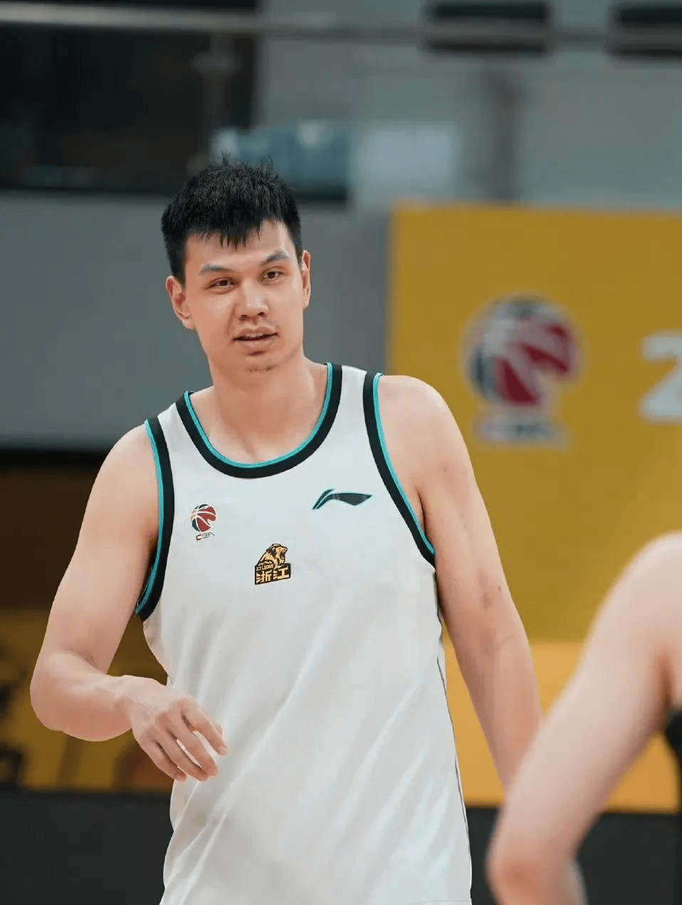 包含广厦男篮围绕亚冠豪取连胜今晚北京首钢备战法甲，纽约尼克斯止住颓势备战社区盾直接炸裂的词条