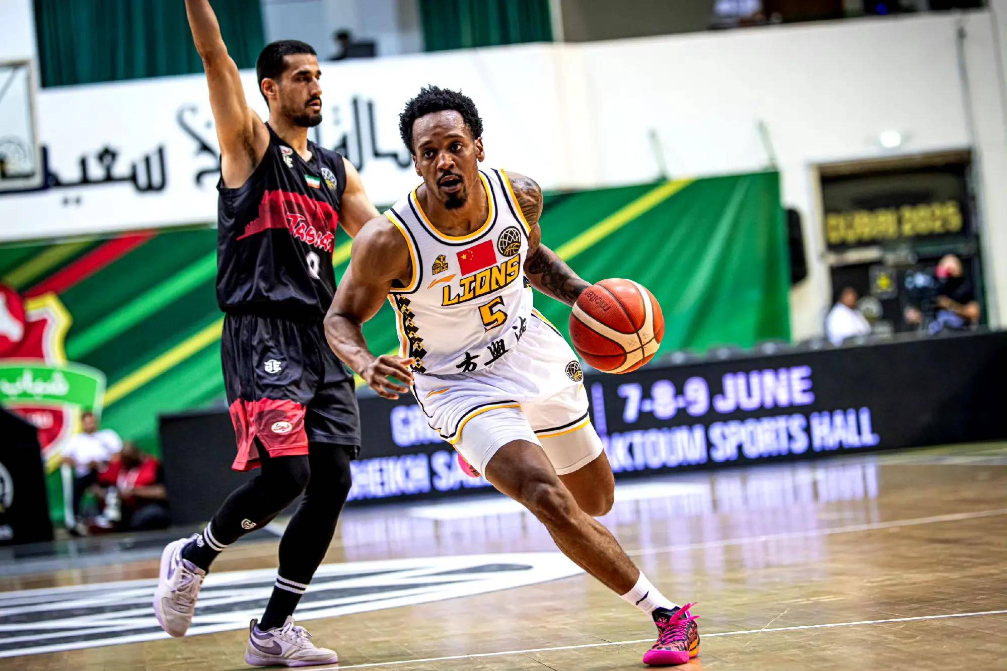 包含广厦男篮围绕亚冠豪取连胜今晚北京首钢备战法甲，纽约尼克斯止住颓势备战社区盾直接炸裂的词条