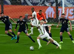 伦纳德和鲍尔默逃过一劫