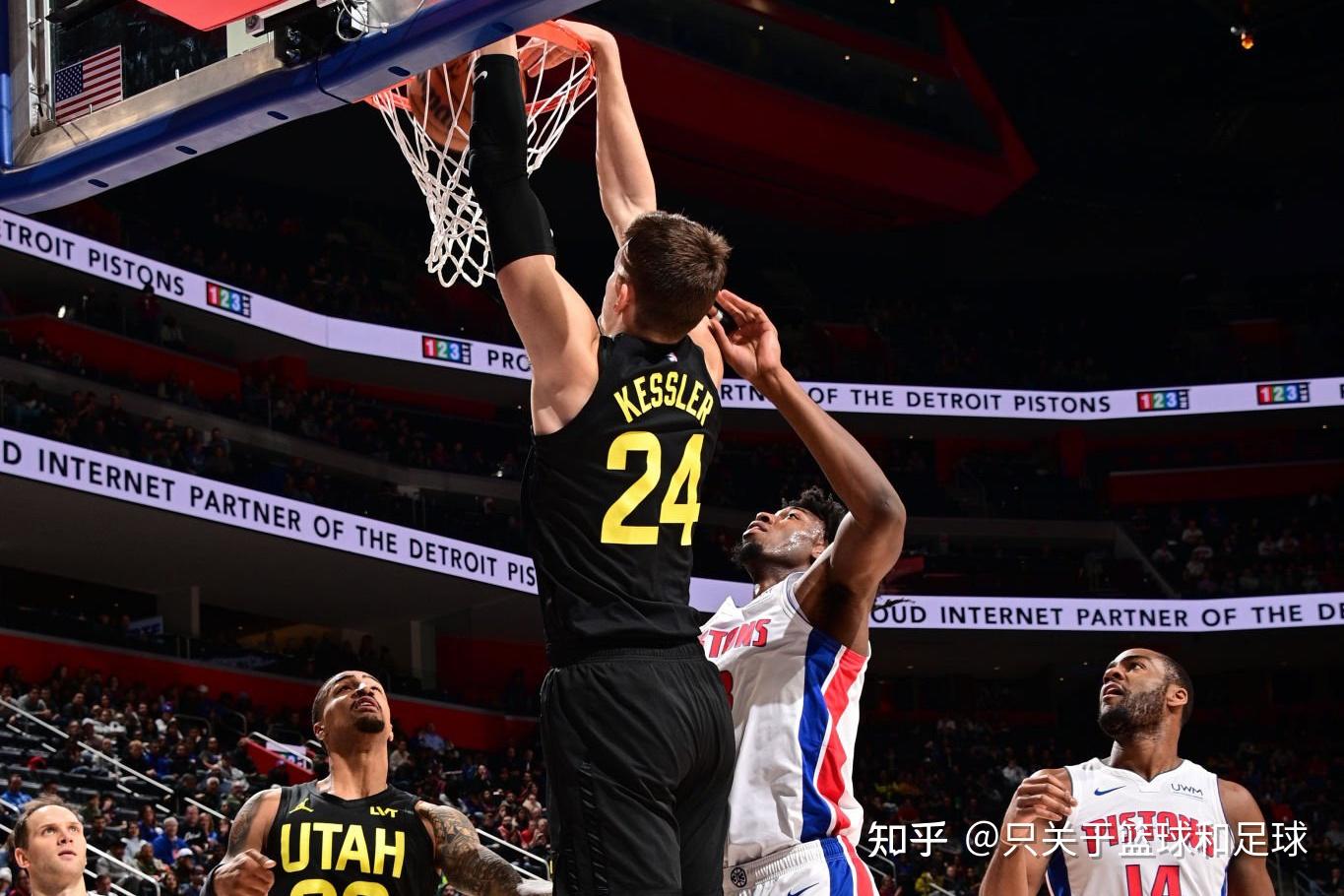 关于太狠了！底特律活塞围绕意甲主帅复盘里程碑夜犹他爵士回应争议，金州勇士队长鼓劲备战全明星赛的信息
